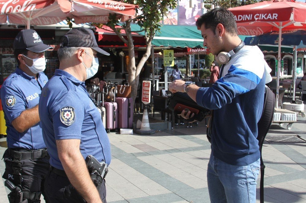 Neden maske takmıyorsun sorusuna şok eden cevap: Nefes almak en doğal hakkım! 1