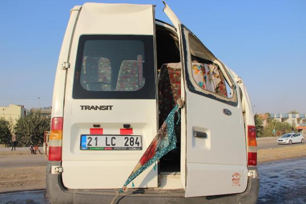 Diyarbakır'da işçileri taşıyan servis kaza yaptı: 2 ölü 20 yaralı 5