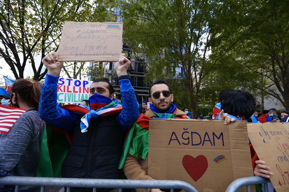 Ermenistan'ı protesto ettiler! New York'ta Azerbaycan'a destek gösterisi 4