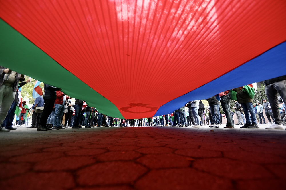 Ermenistan'ı protesto ettiler! New York'ta Azerbaycan'a destek gösterisi 7