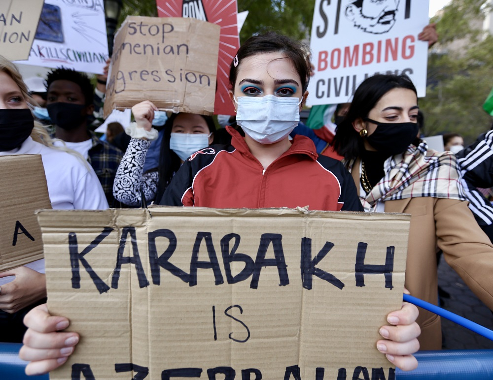 Ermenistan'ı protesto ettiler! New York'ta Azerbaycan'a destek gösterisi 8