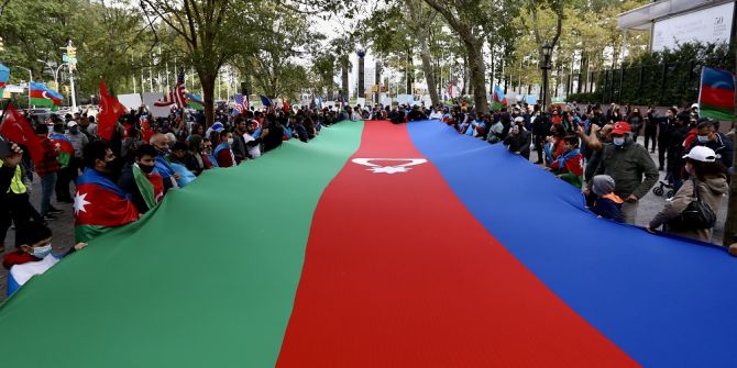 Ermenistan'ı protesto ettiler! New York'ta Azerbaycan'a destek gösterisi