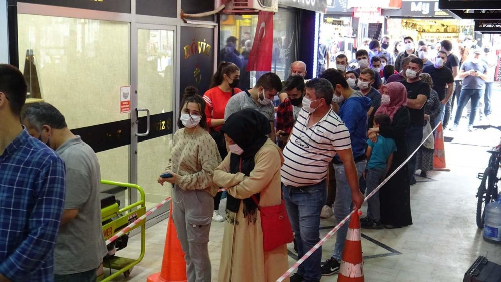 Uçakta unutulan eşyalar satışa çıkarıldı! 8