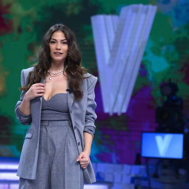 Demet Özdemir, İtalya’nın en çok izlenen programı Verissimo'ya konuk oldu! 4