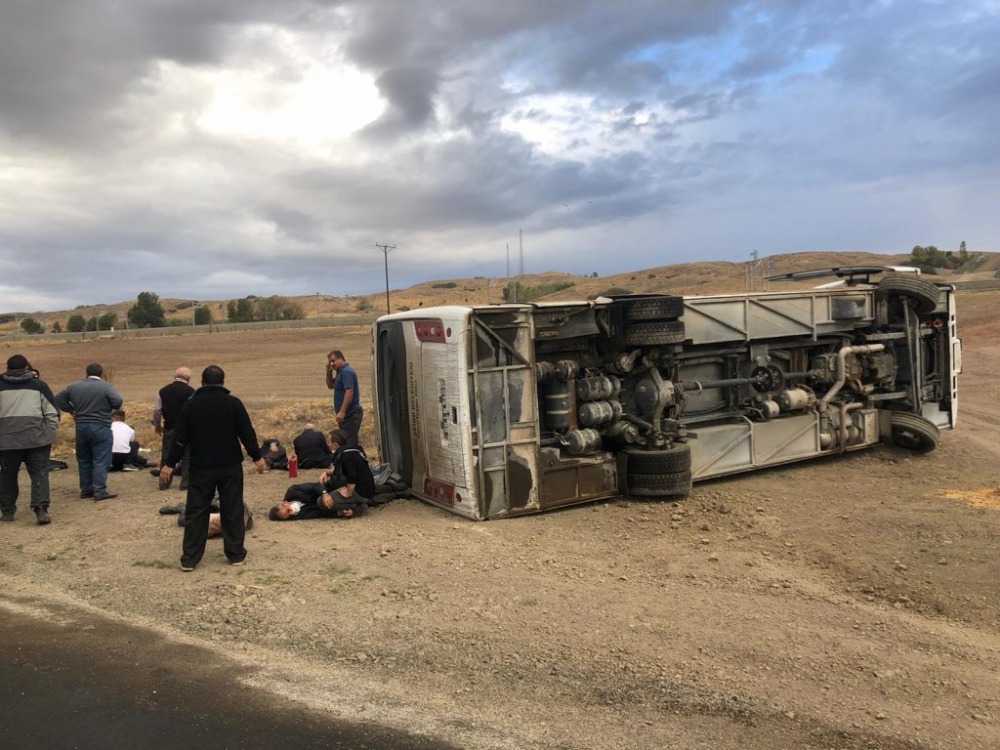 Yozgat'ta feci kaza: 16 yaralı 1