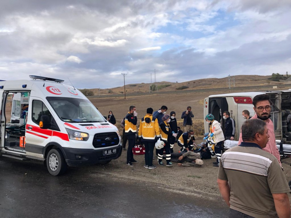 Yozgat'ta feci kaza: 16 yaralı 11