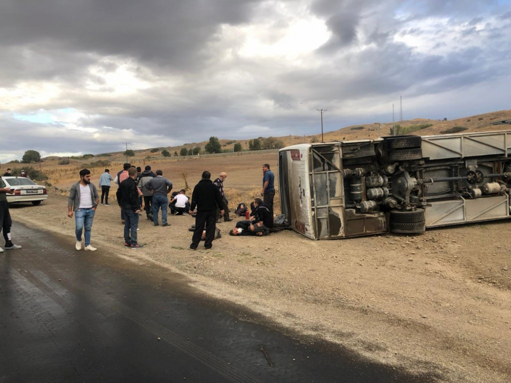 Yozgat'ta feci kaza: 16 yaralı 5