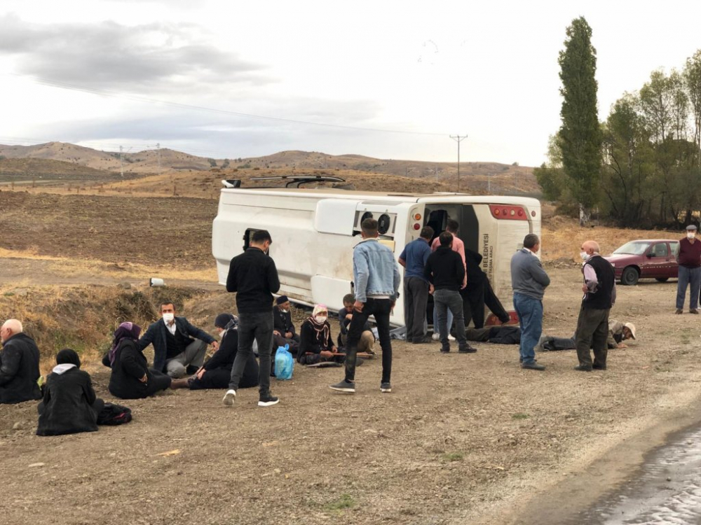 Yozgat'ta feci kaza: 16 yaralı 7