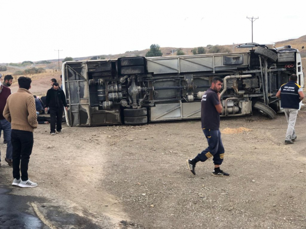 Yozgat'ta feci kaza: 16 yaralı 8