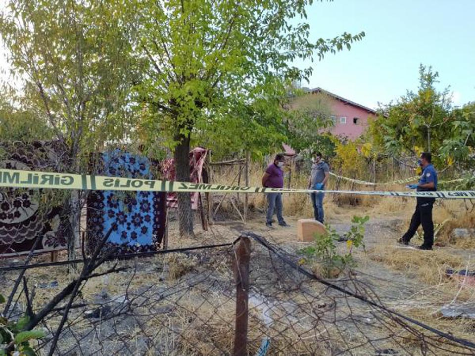 Henüz 17 yaşındaydı! Dut ağacına bağladığı iple intihar etti 4