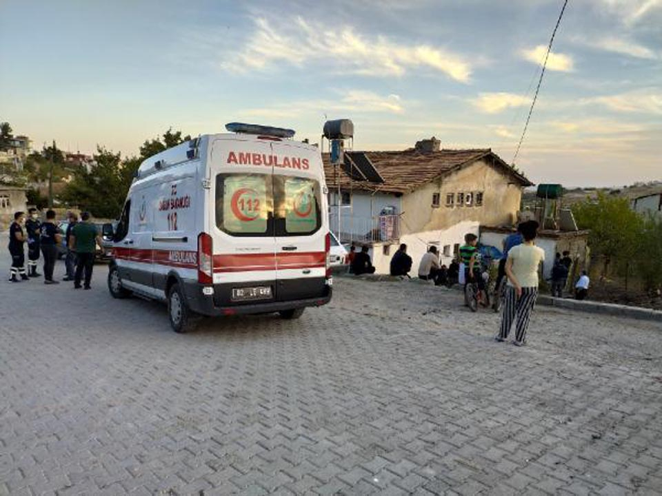 Henüz 17 yaşındaydı! Dut ağacına bağladığı iple intihar etti 6