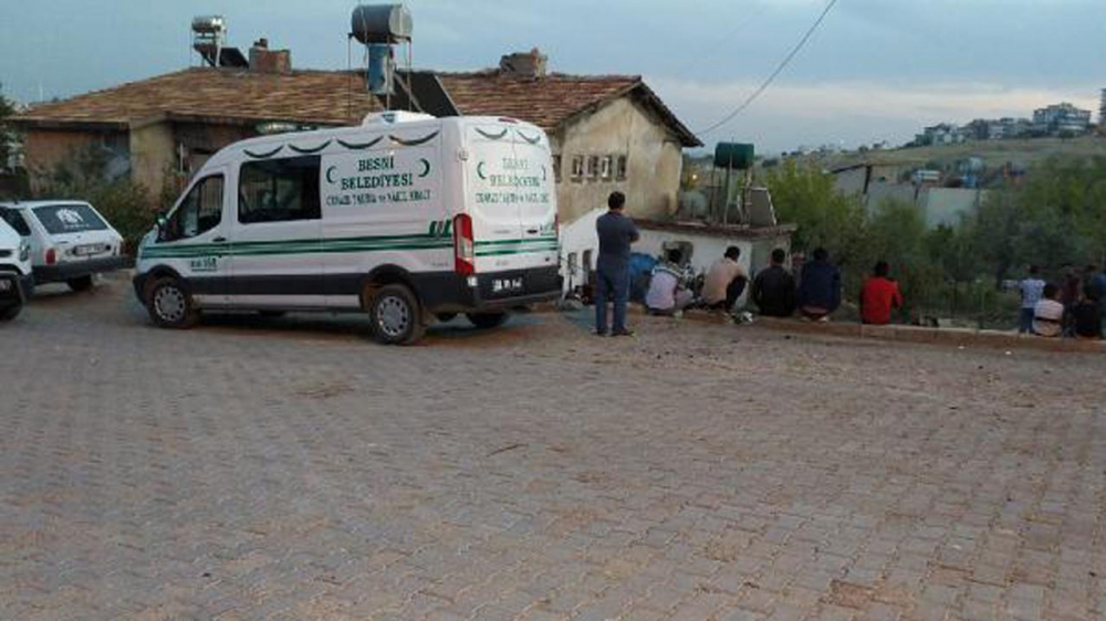 Henüz 17 yaşındaydı! Dut ağacına bağladığı iple intihar etti 7