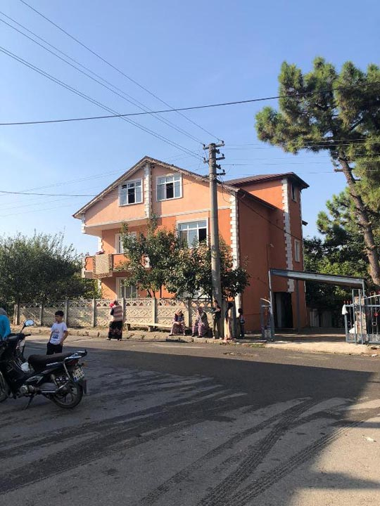 Sakarya'da evde yalnızken çakmakla oynayan 2 kardeş yangında öldü 2