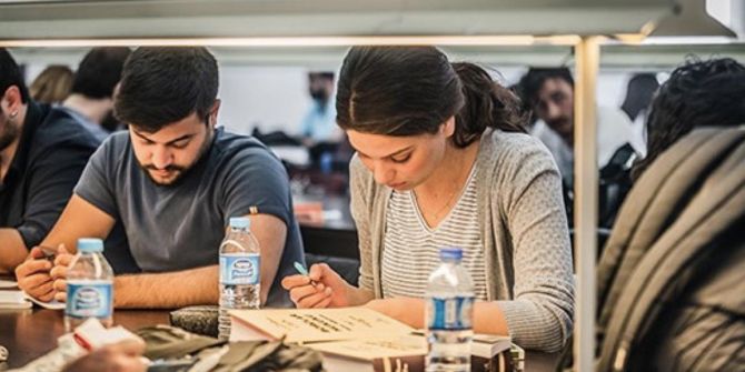 Burs veren kurumlar, vakıflar, yerler 2020 | Karşılıksız burs veren vakıflar ve kurumlar hangileri?