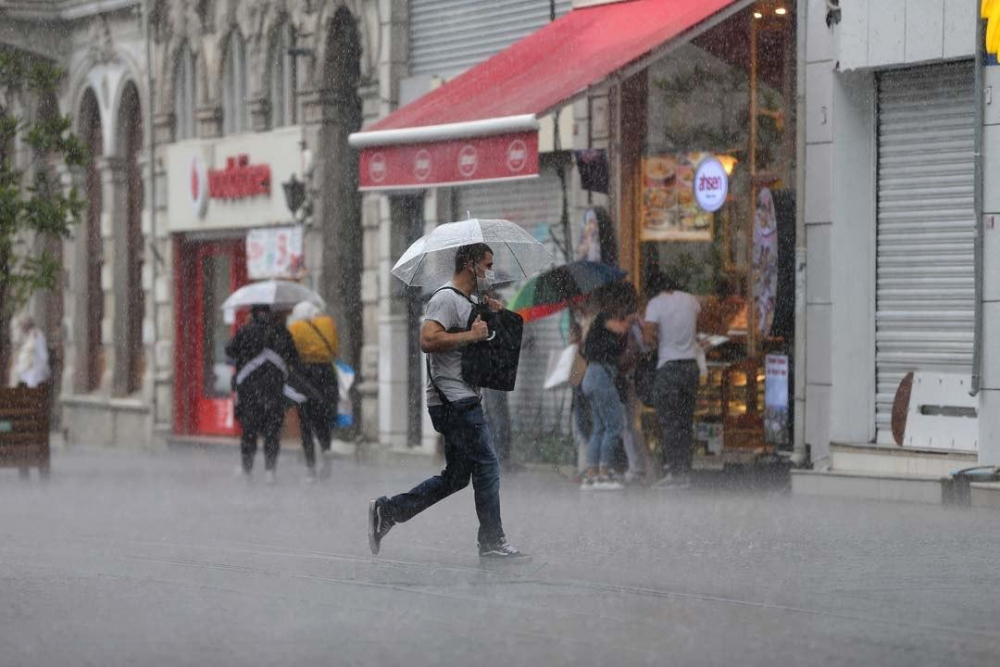 AKOM'dan kritik uyarı! Gece saatlerinden sonra gök gürültülü sağanak geliyor 10