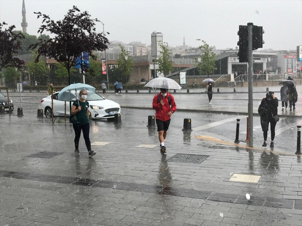 AKOM'dan kritik uyarı! Gece saatlerinden sonra gök gürültülü sağanak geliyor 14