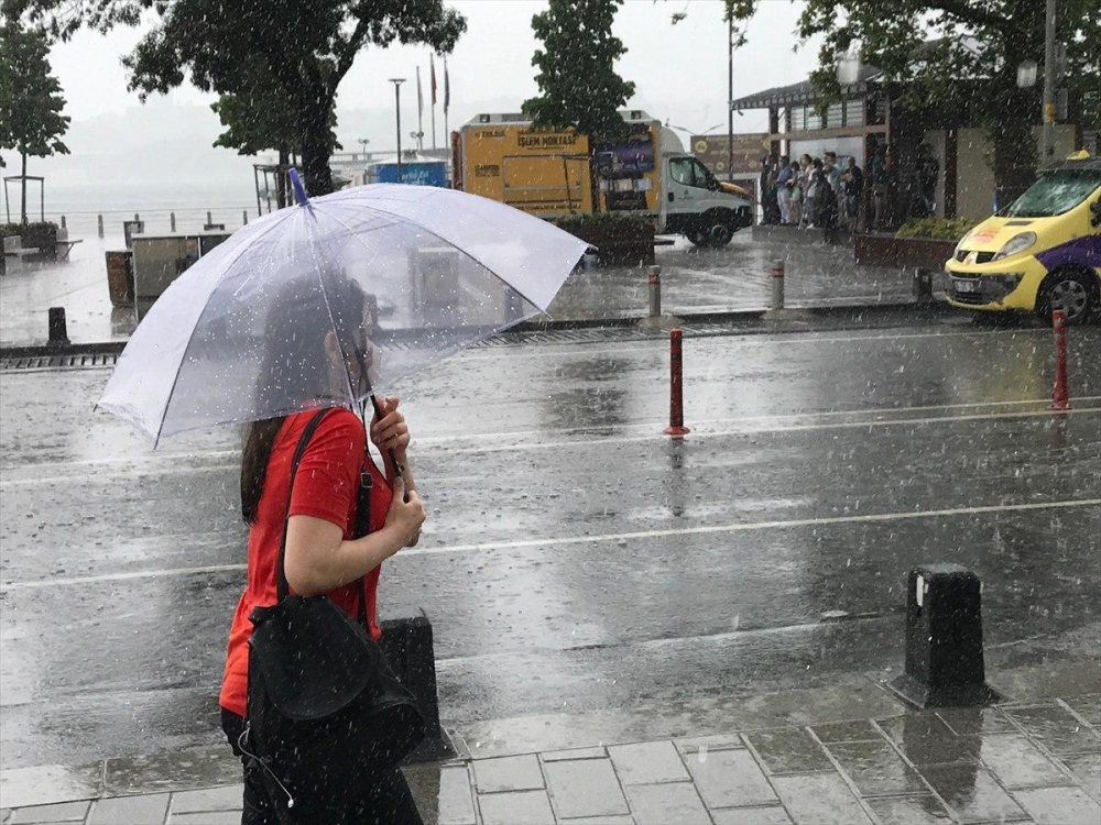 AKOM'dan kritik uyarı! Gece saatlerinden sonra gök gürültülü sağanak geliyor 15