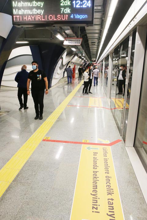 Mecidiyeköy-Mahmutbey metrosu ilk gününde insan akınına uğradı! 17