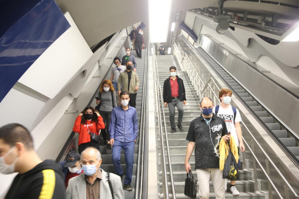 Mecidiyeköy-Mahmutbey metrosu ilk gününde insan akınına uğradı! 3