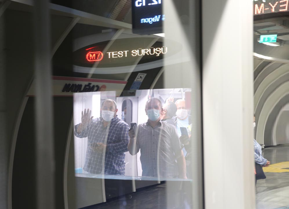 Mecidiyeköy-Mahmutbey metrosu ilk gününde insan akınına uğradı! 6