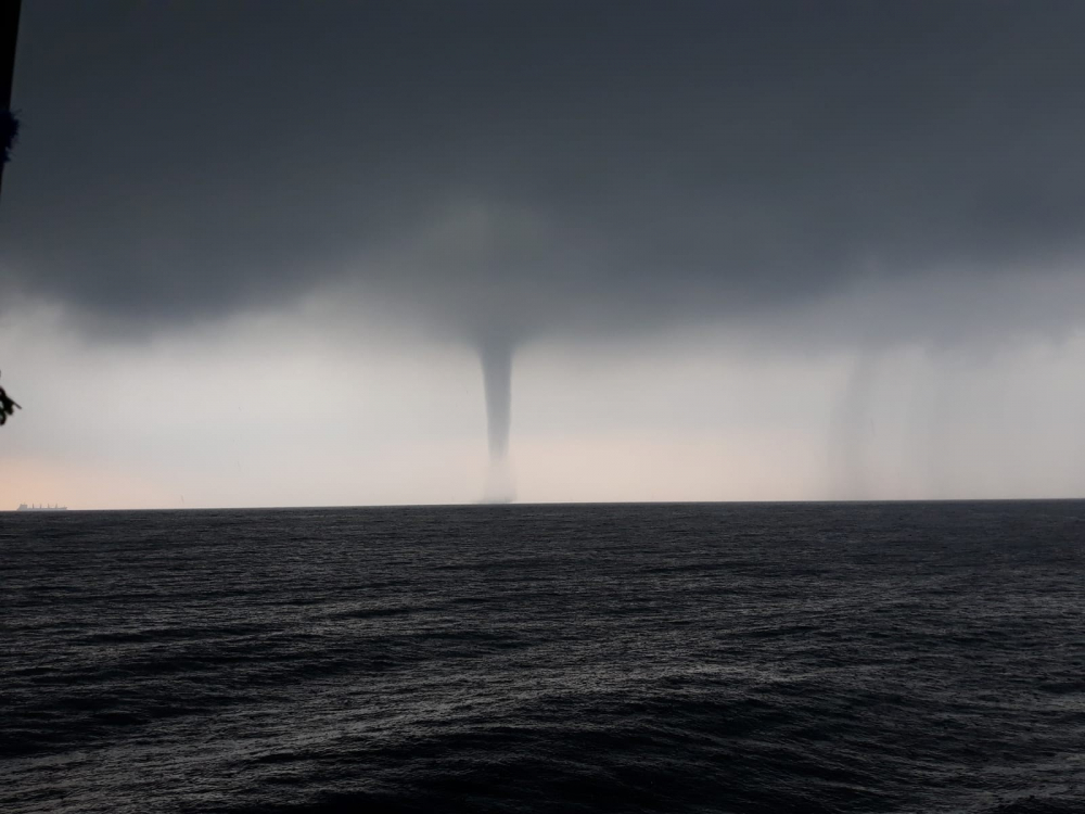 Meteorolojiden sert uyarı: İstanbul dahil birçok ilde dolu, hortum, sel uyarısı! 13