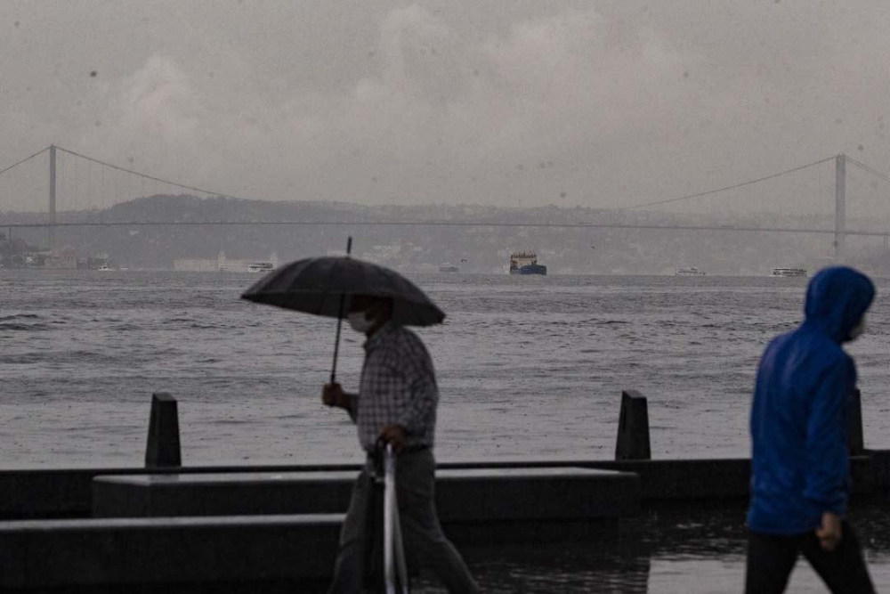 Meteorolojiden sert uyarı: İstanbul dahil birçok ilde dolu, hortum, sel uyarısı! 15