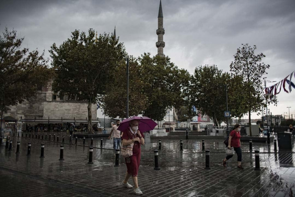 Meteorolojiden sert uyarı: İstanbul dahil birçok ilde dolu, hortum, sel uyarısı! 17