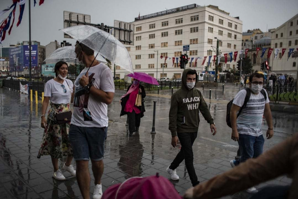 Meteorolojiden sert uyarı: İstanbul dahil birçok ilde dolu, hortum, sel uyarısı! 19