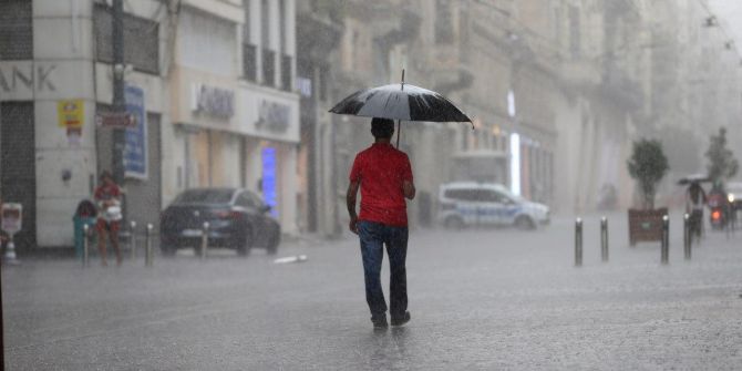 Meteorolojiden sert uyarı: İstanbul dahil birçok ilde dolu, hortum, sel uyarısı!