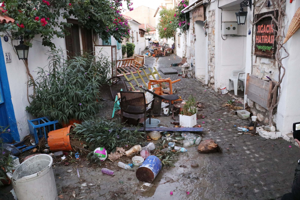 İzmir'de zamana karşı yarış sürüyor! İşte depremden acı fotoğraflar... 57