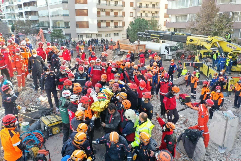 Ayla bebek İzmir depreminden 91 saat sonra kurtarıldı! 11