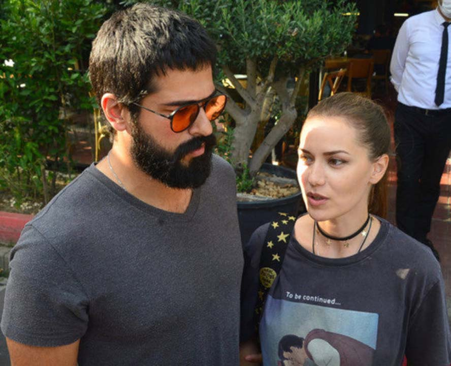 Burak Özçivit'ten eşi Fahriye Evcen'e romantik jest 8