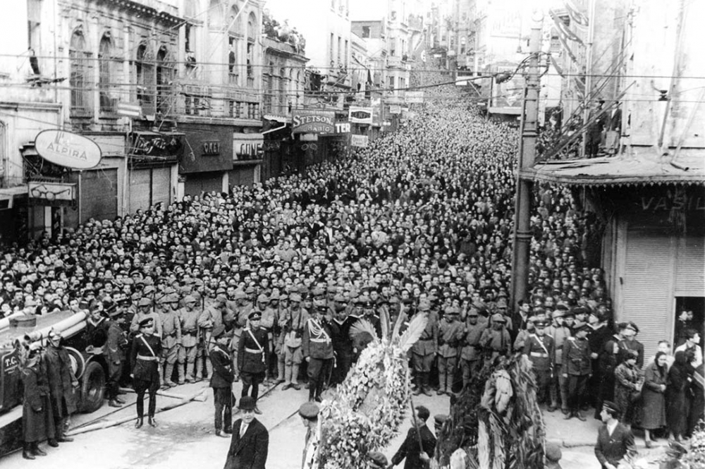 Mustafa Kemal Atatürk'ün cenaze törenlerinden ilk kez gün yüzüne çıkan fotoğrafları! 9