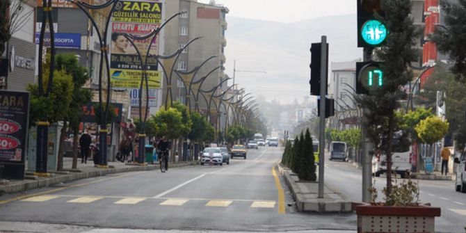 Vatandaş yasakları yanlış anlayınca sokaklar bomboş kaldı! İşte yurttan kareler..