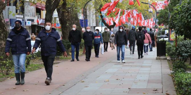 Sağlık Bakanı Koca özellikle uyarmıştı! Kocaeli'deki görüntüler pes dedirtti