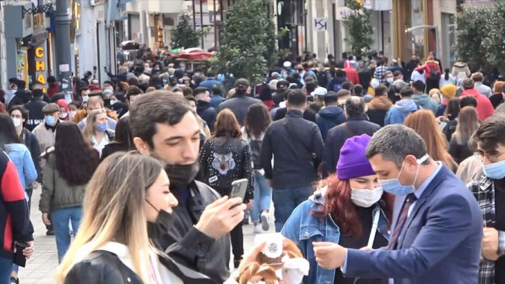 İstanbul'da çarpıcı araştırma: İstanbullular daha fazla denetim ve karantina istiyor 13