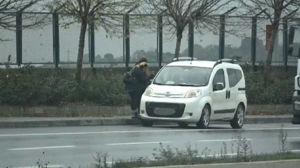 İstanbul'un göbeğinde koronavirüse rağmen fuhuş pazarlığı yaptılar! 3