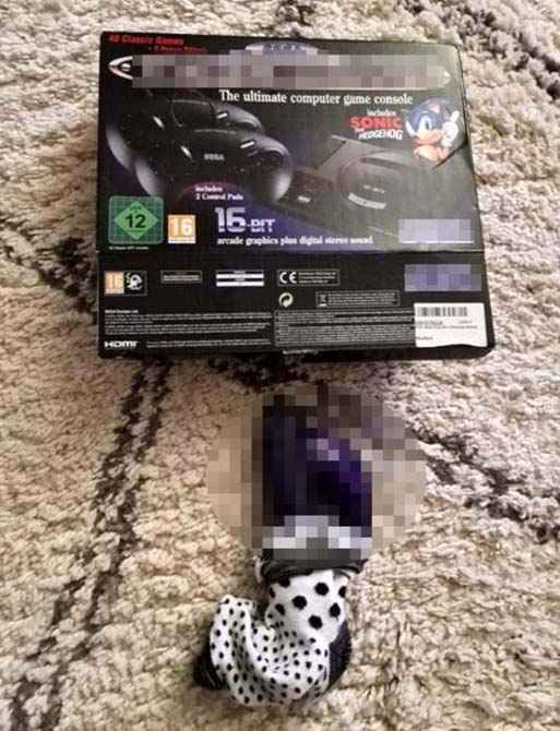 İnternetten oyun konsolu aldı! Kutudan cinsel ilişki oyuncağı çıktı 3