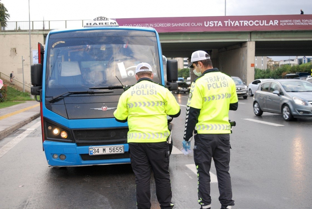 Bilim Kurulu Üyesi İlhan'dan sokağa çıkma yasağı açıklaması: Yılbaşında 4 gün olabilir! 2