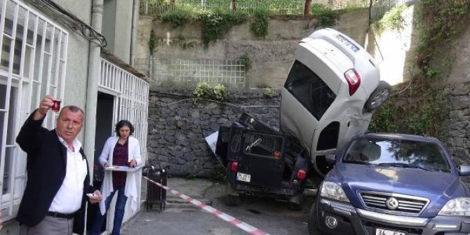 istanbul'da  görenleri şaşkına çeviren kaza!