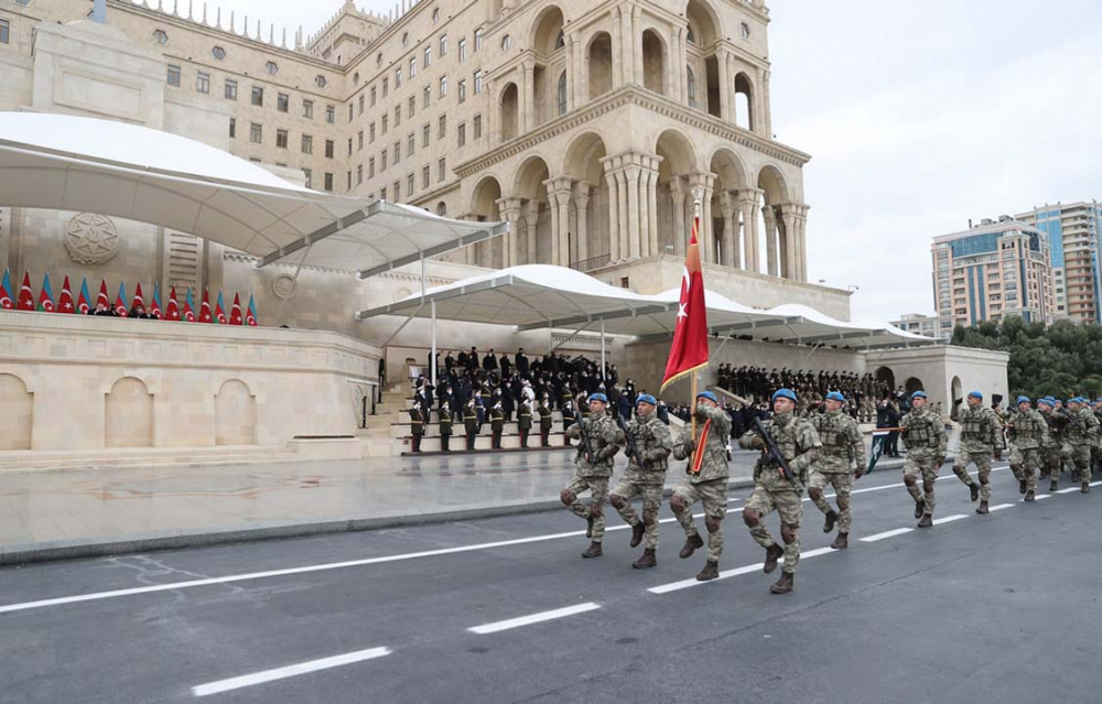 Bakü'de tarihi anlar! Azerbaycan'ın Ermenilere karşı zaferi böyle kutlandı... 10