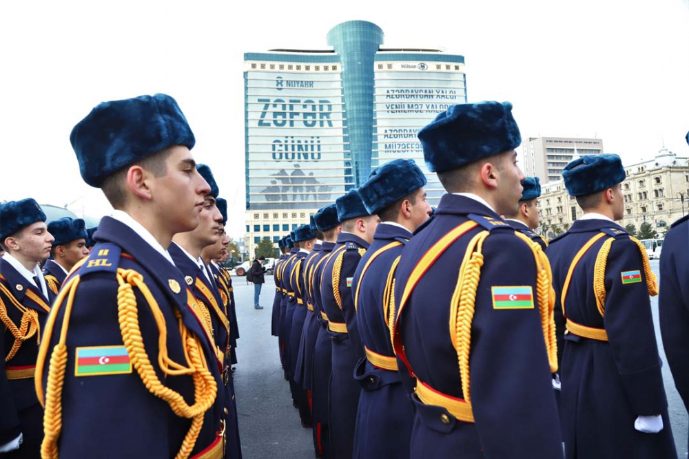 Bakü'de tarihi anlar! Azerbaycan'ın Ermenilere karşı zaferi böyle kutlandı... 17