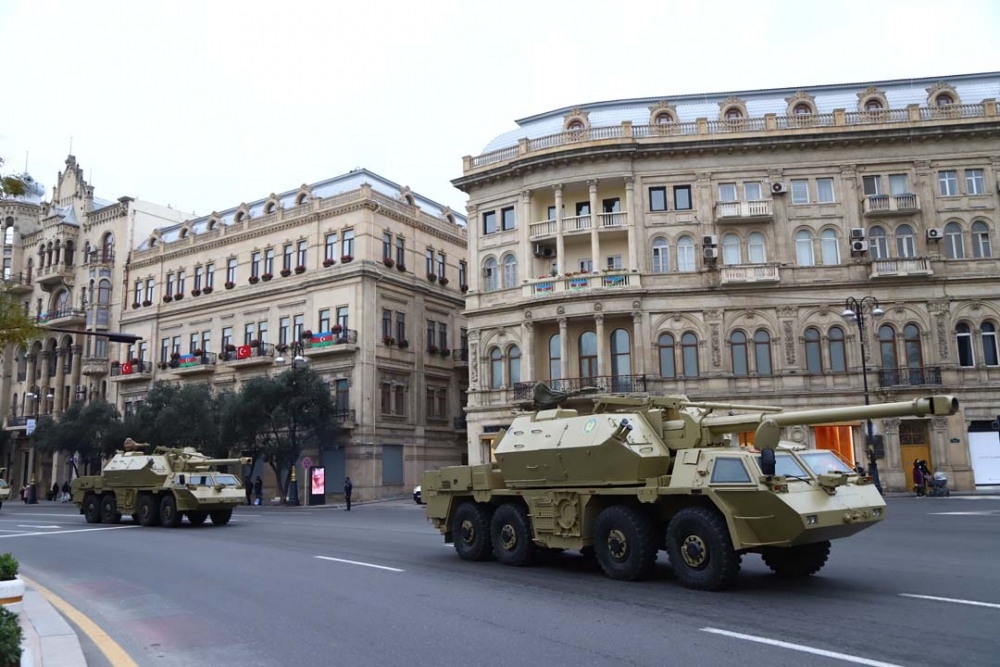 Bakü'de tarihi anlar! Azerbaycan'ın Ermenilere karşı zaferi böyle kutlandı... 24
