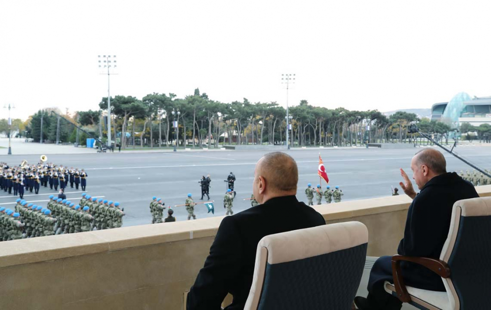 Bakü'de tarihi anlar! Azerbaycan'ın Ermenilere karşı zaferi böyle kutlandı... 3