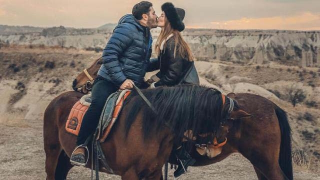 Kapadokya'da aşk başkadır! Ebru Şallı ve Uğur Akkuş'tan dudak dudağa poz! 1