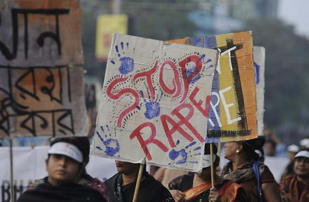 Kumarbaz koca karısını para karşılığı arkadaşlarına tecavüz ettirdi! 5