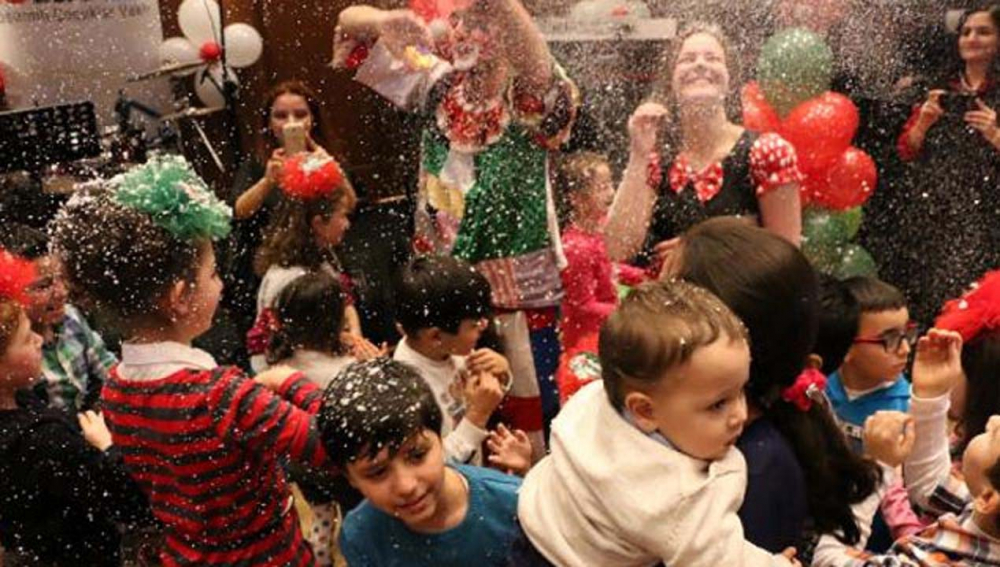 Yılbaşını evde kutlayanlar için eğlenceli öneriler 4