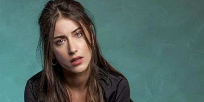 Güzel oyuncu Hazal Kaya yeni projesi için şan dersleri almaya başladı!