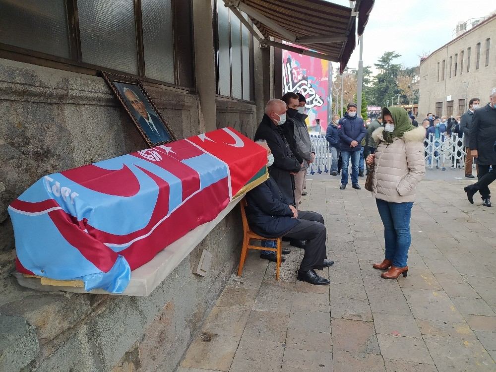 Özkan Sümer'in cenazesi kaldırıldı 3