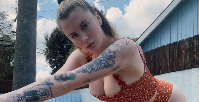 Ünlü model Ireland Baldwin, Zoom toplantısına üstsüz katıldı! 9